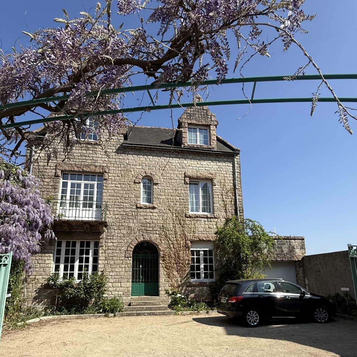 LA MAISON DU CAPITAINE  LALA SAUL